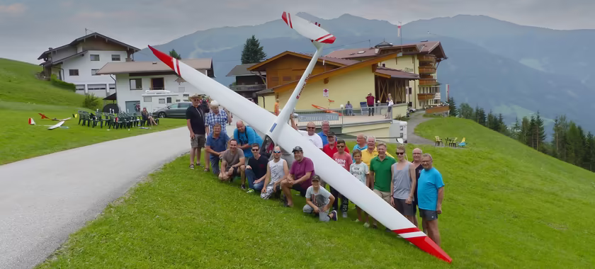 Modellfliegen auf der Tannenalm, Zillertal Modellfliegen auf der Tannenalm, Zillertal